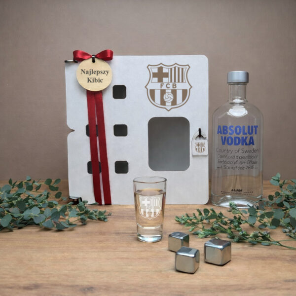 karafka do whisky z kieliszkami prezent