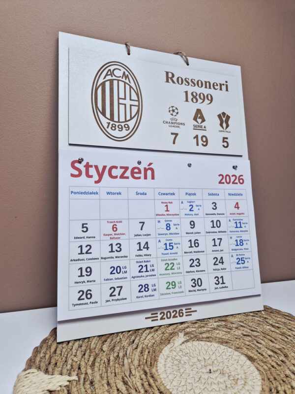 WhatsApp Image 2026-01-03 at 01.58.40 (1) Kalendarz Kibica + Terminarz Sezonu | Herb Grawerowany