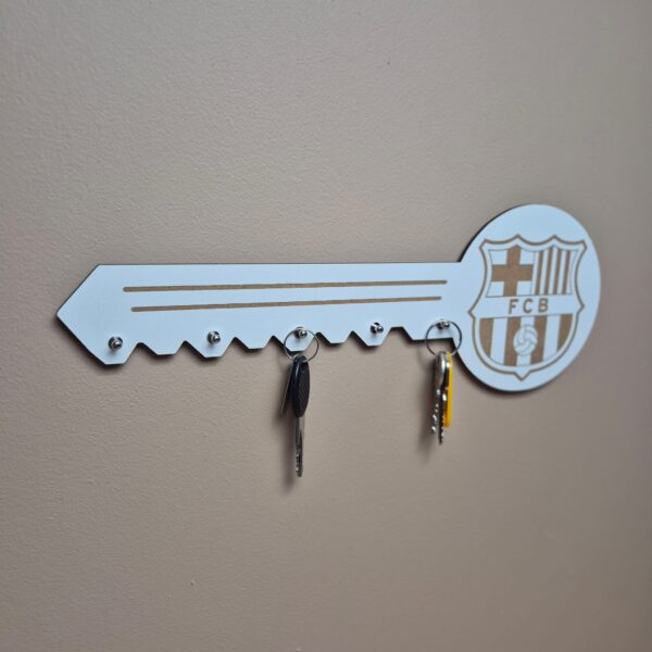 wieszak na klucze z logo
