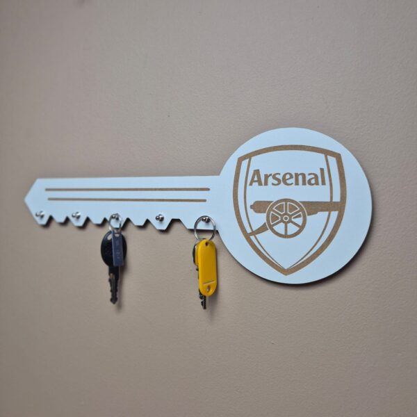 wieszak na klucze z logo